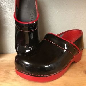Sanita clogs